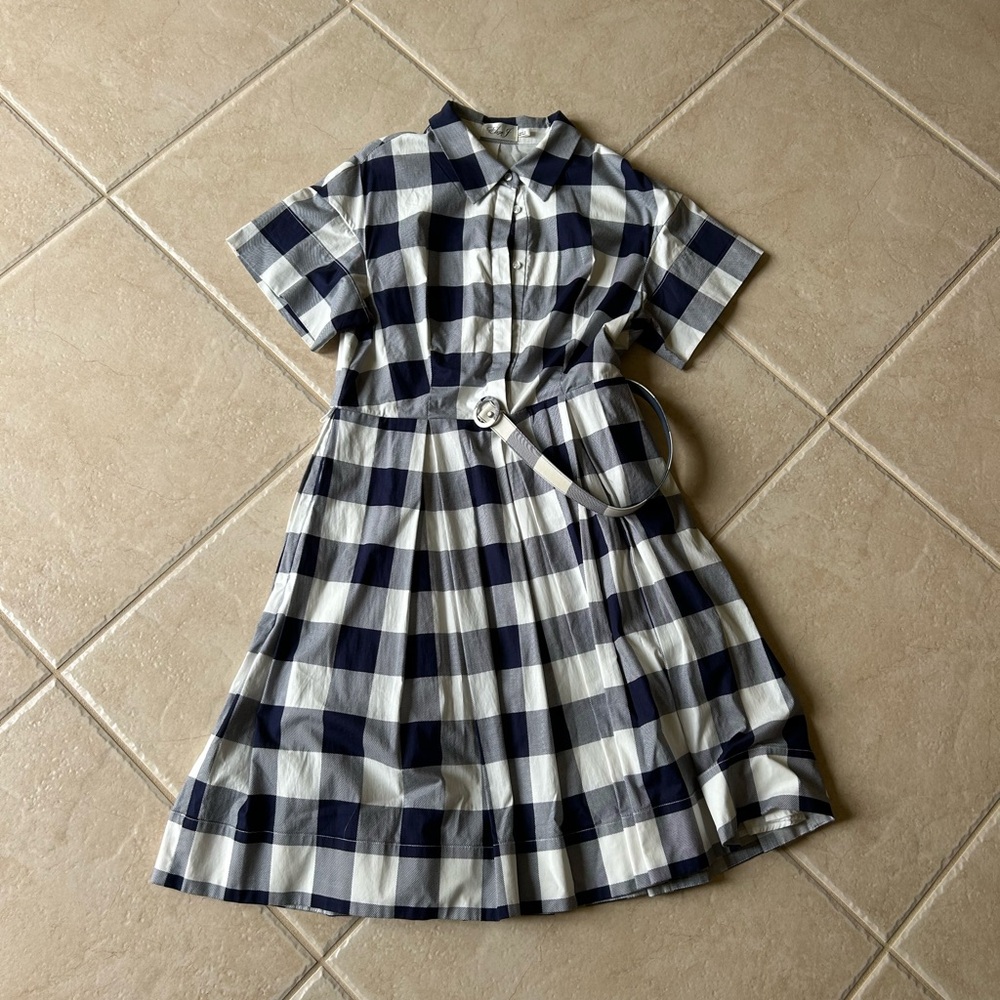 Women’s dress with belt. Worn once.